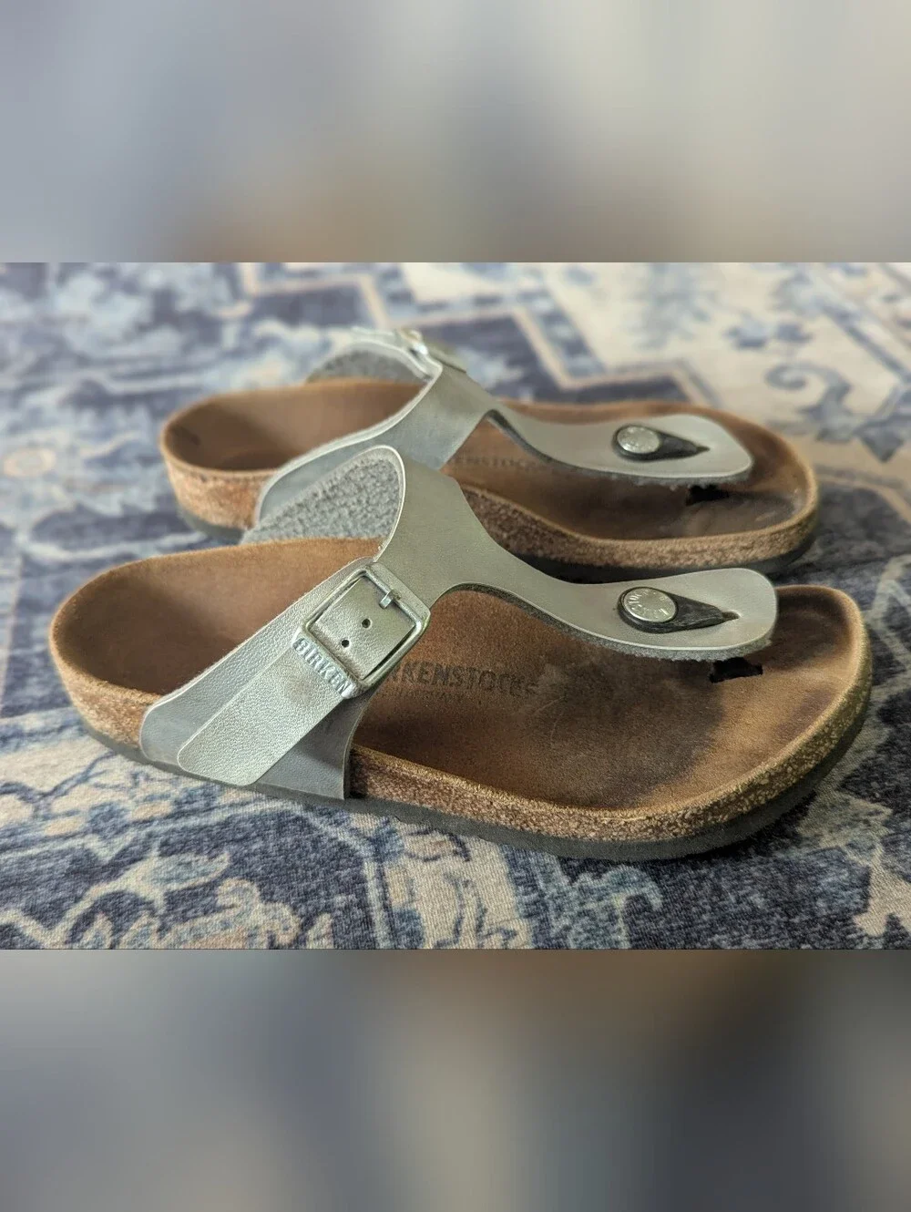 Birkenstock Gizeh Silver Sandals Size 32 Or Kids 1-1.5